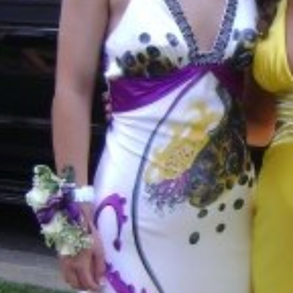 White Cache Prom Dress - Picture 8 of 8